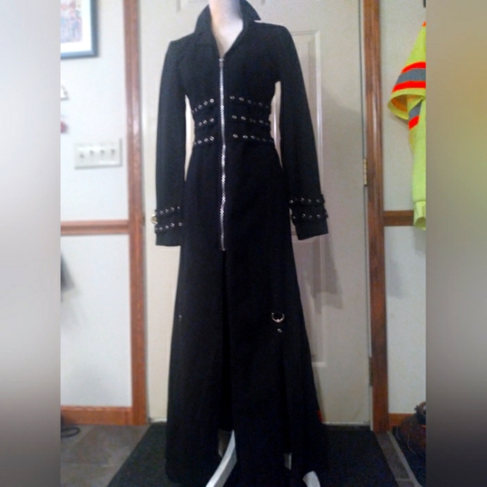 Goth trench